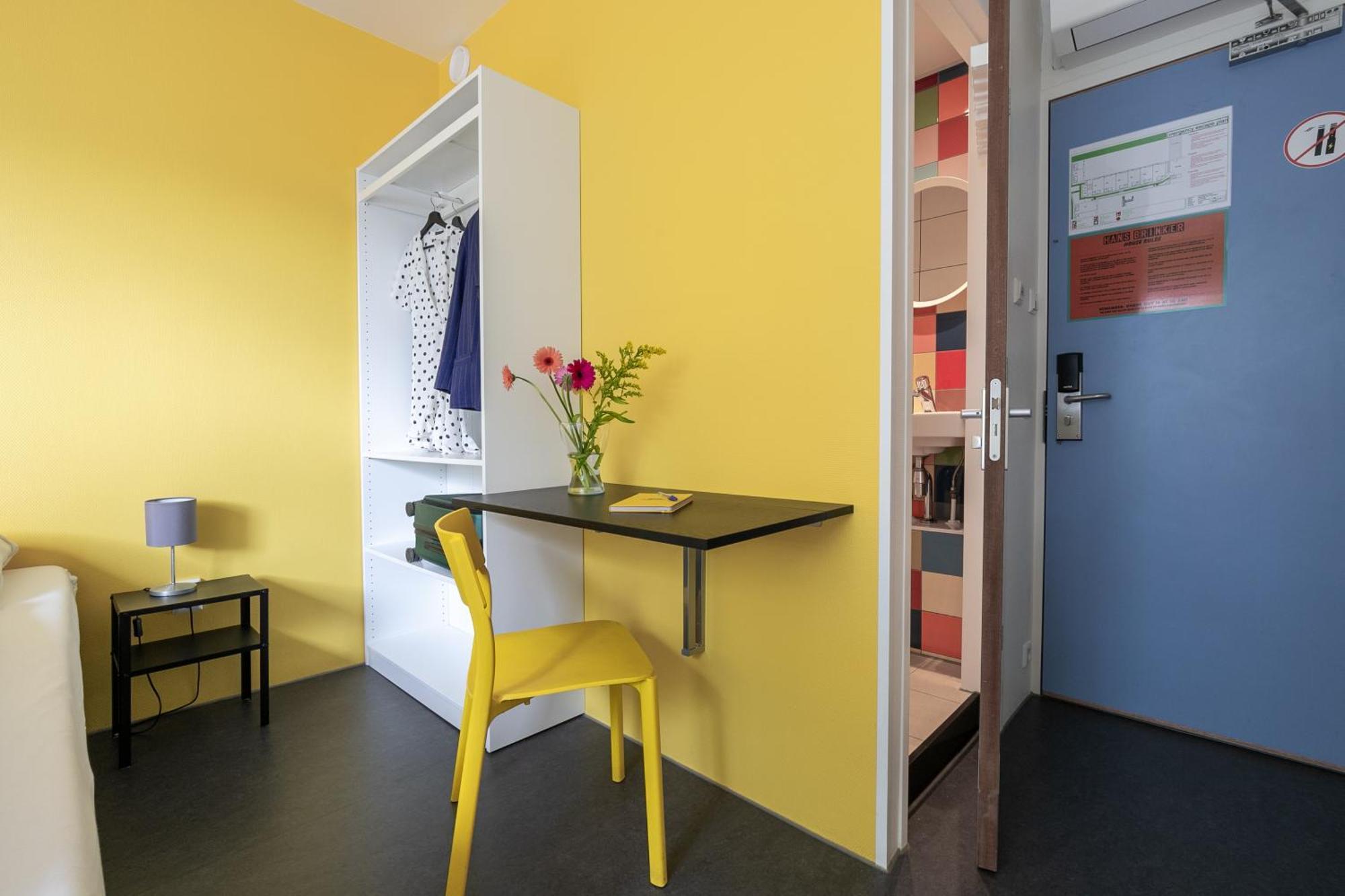 Hans Brinker Hostel Amsterdam Exterior photo