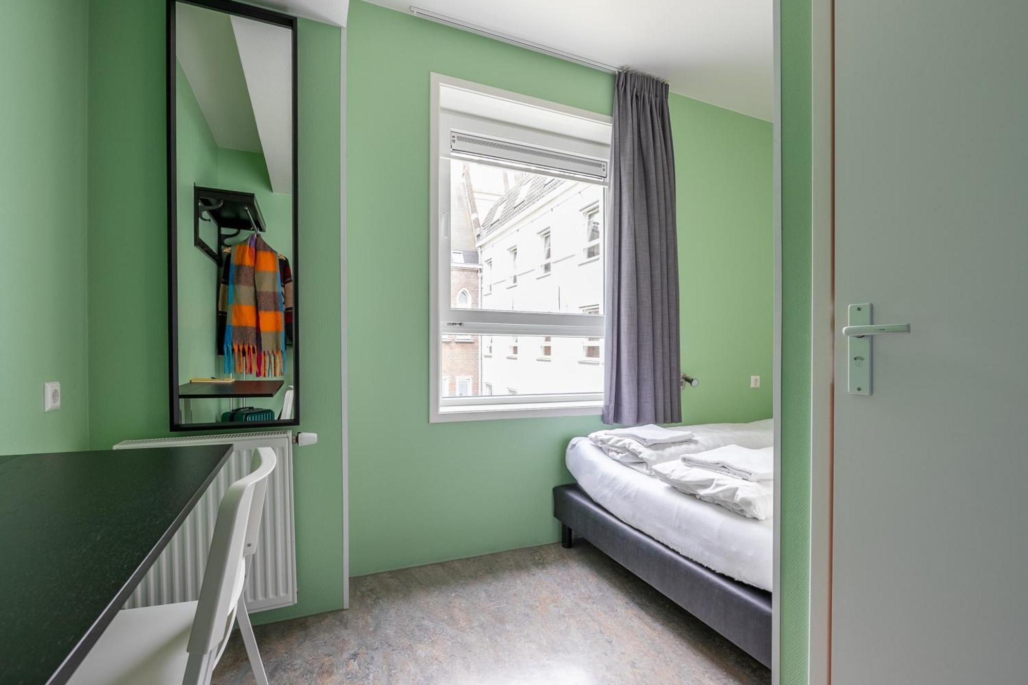 Hans Brinker Hostel Amsterdam Exterior photo